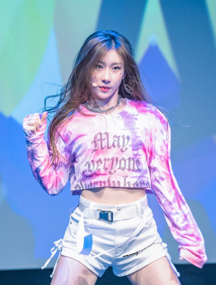 itzypicz's tweet image. Chaeryeong ♡ 191018 
 ©macaryeong
#Itzy #있지  ⥂ #chaeryeong