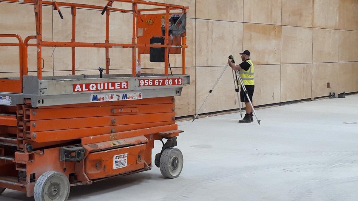 Gibraltar_Crick's tweet photo. A busy day yesterday Europa Sports Complex as @DurantCricket installed the brackets for the indoor cricket centre. The installation of the trackway commences today!
#cricket #CricketFamily #BuildingTheBase #CricketOnTheRock #BuildingTowardsEuropa #CricketsComingHome #Gibraltar https://t.co/RXi8dI3Bdy