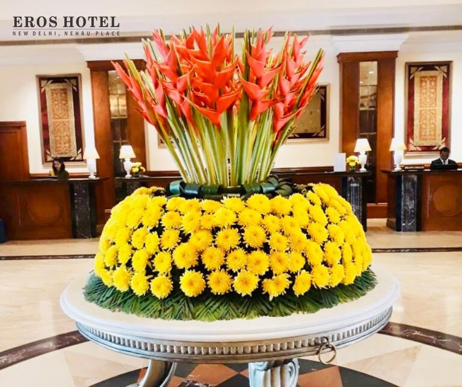 eroshotelnd's tweet image. Let these bright yellow and red flowers welcome you in flair and brighten up your day.
#eroshotelnow #flowerarrangement #lobbydecor #welcome