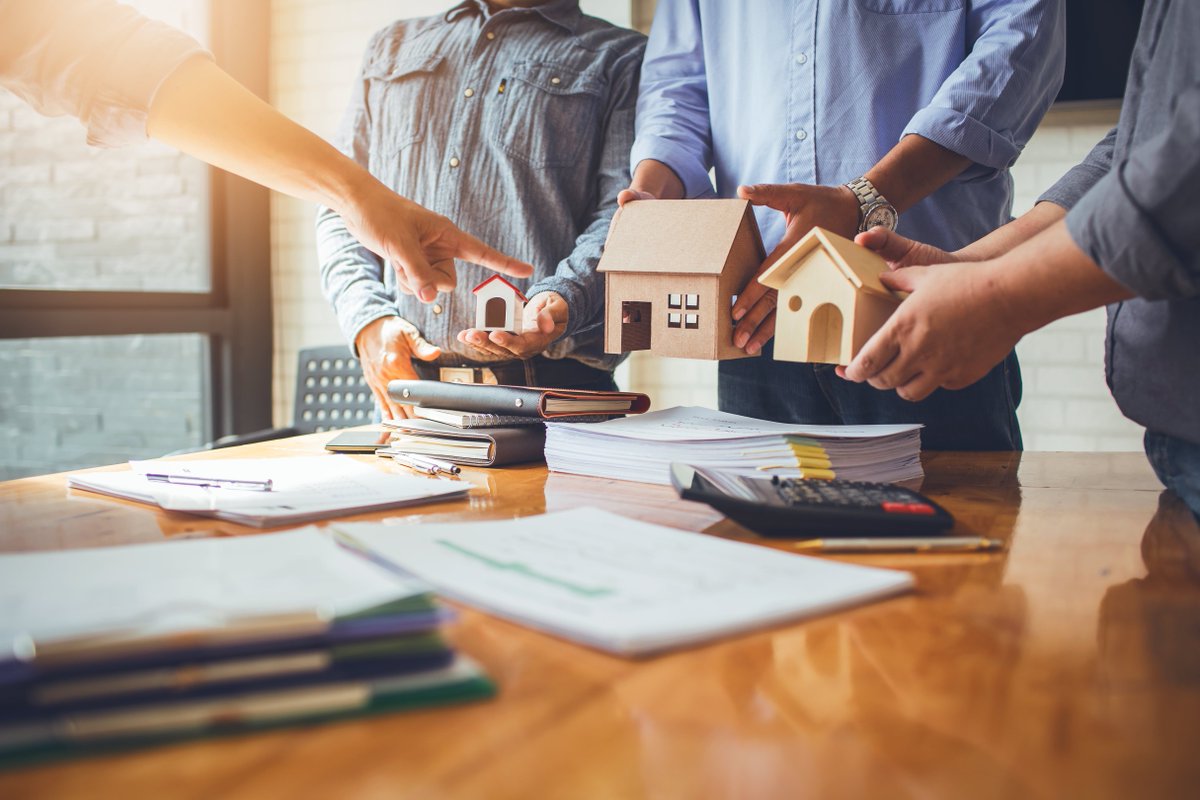 MCRGlobalEdge's tweet photo. Thinking of investing in a property through your limited company? Take a read of this handy guide: https://t.co/Otf8X9xS4b

#propertyinvestment #companyinvestment #buytolet #tax #toptips #investmentguide https://t.co/8vjFOSULb5