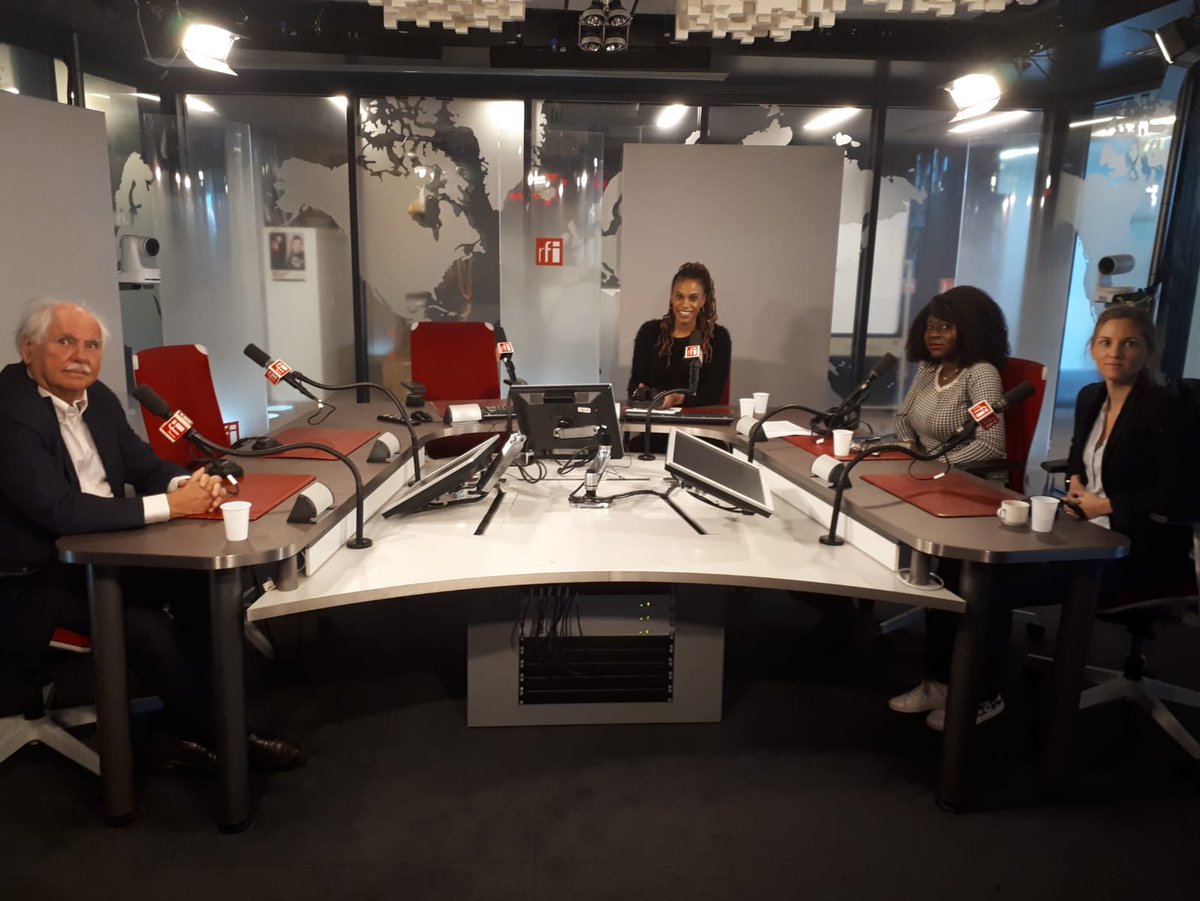 Ce matin nous parlions #éducation et des futurs parents !omment éviter les conflits quand on a un enfant ? 
Éléments de réponses au bout de ce lien => rfi.my/4pXE.t

cc <a href="/Clarencethiery/">Clarence Thiery</a> @Sinastyle03