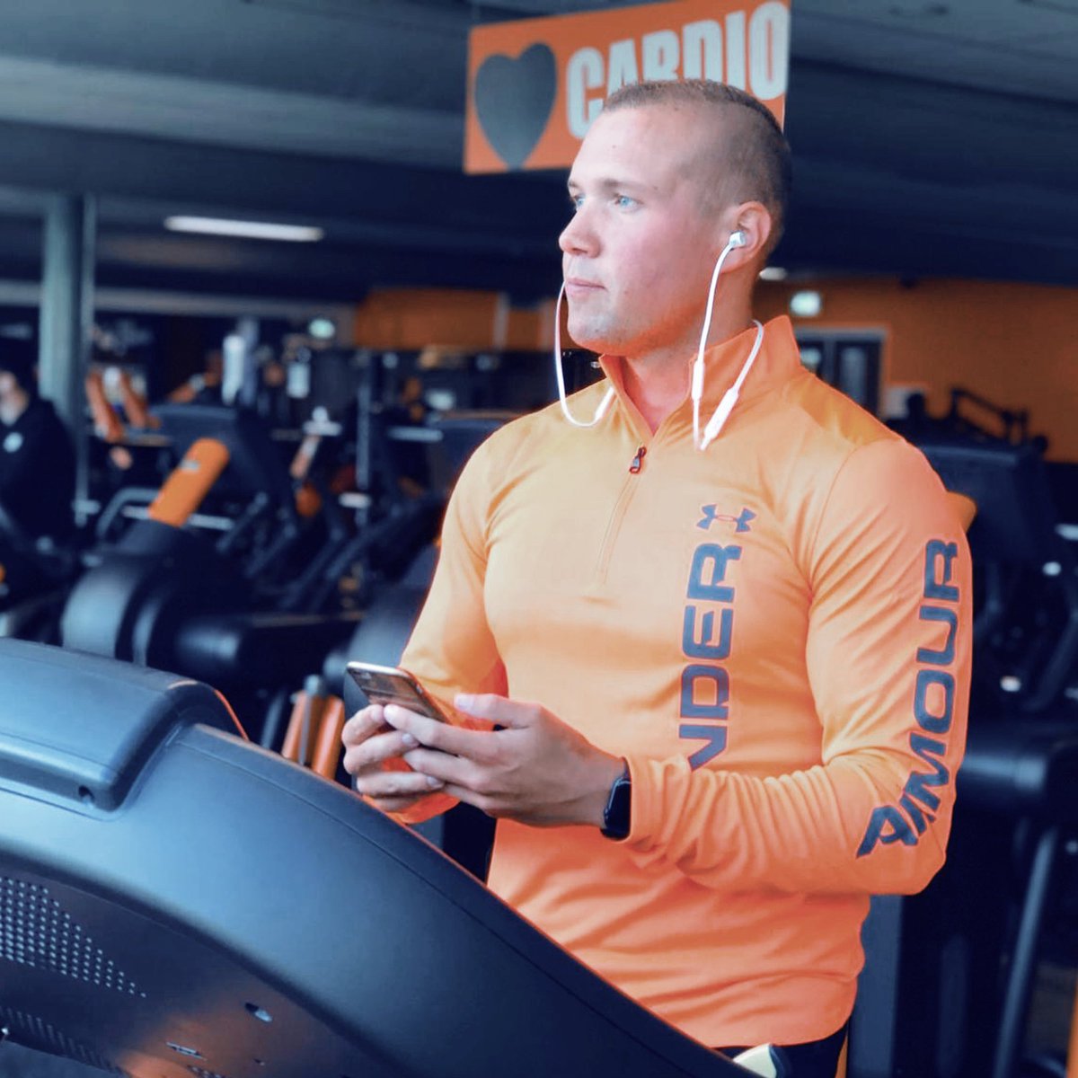 We hebben 5 nieuwe workouts toegevoegd voor de Audio Training in onze Basic-Fit app. Er zijn 2 nieuwe workouts voor de Cross Trainer, 2 nieuwe workouts voor de Treadmill en 1 nieuwe workout voor Recharge. Heb jij de nieuwe workouts van de Audio Training al geprobeerd?