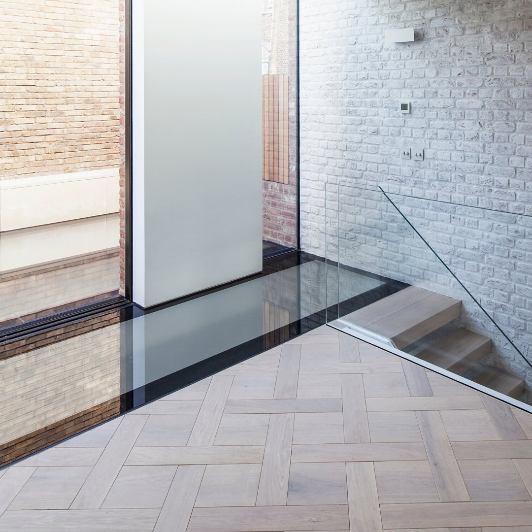 IQGlassUK's tweet image. Connecting a #structuralglass #floorlight to the base of a minimal windows® #slidingdoor is a popular way to achieve a minimal glass elevation whilst allowing light ingress into spaces below &amp;gt; ow.ly/L7xr50x2956