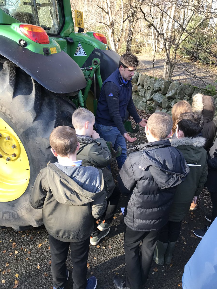 Young farmers helping at RHET food &amp; farming day <a href="/quinny639/">Mike Quinn</a> <a href="/SAYFC/">SAYFC</a> <a href="/NFUStweets/">NFU Scotland</a> @nfusjenny thankyou East Fife JAC, <a href="/KinrossJAC/">Kinross J.A.C</a> <a href="/bellbaxterads/">Bell Baxter ADS</a>