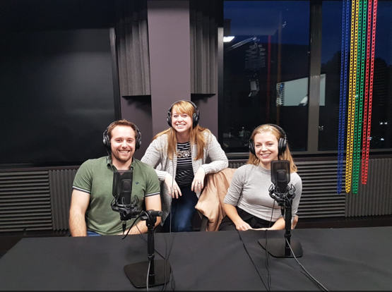 ThePullAgency's tweet photo. The latest episode of our Digital Marketing #podcast is out now! This ep is all about paid search as @Virginia_Girtz and guests (including her husband!) share #PPC tips, strategies and debate the all-important question of budget. Listen now! #paidsearch https://t.co/5y2mSbi1BY https://t.co/rYVbodNOcz