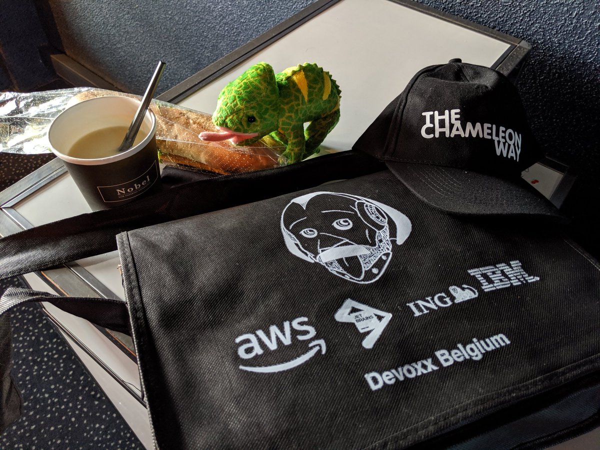 ChameleonWay's tweet photo. So, erstmal schnell was essen, bevor "Develop and Deploy to Kubernetes Like a Googler" los geht :-) #devoxx #DevoxxBE #ChameleonKalle #Antwerpen #TheChameleonWay  #geilerscheiß #nerdshirt #nerdcap #hotshit https://t.co/xbtcYgbczl