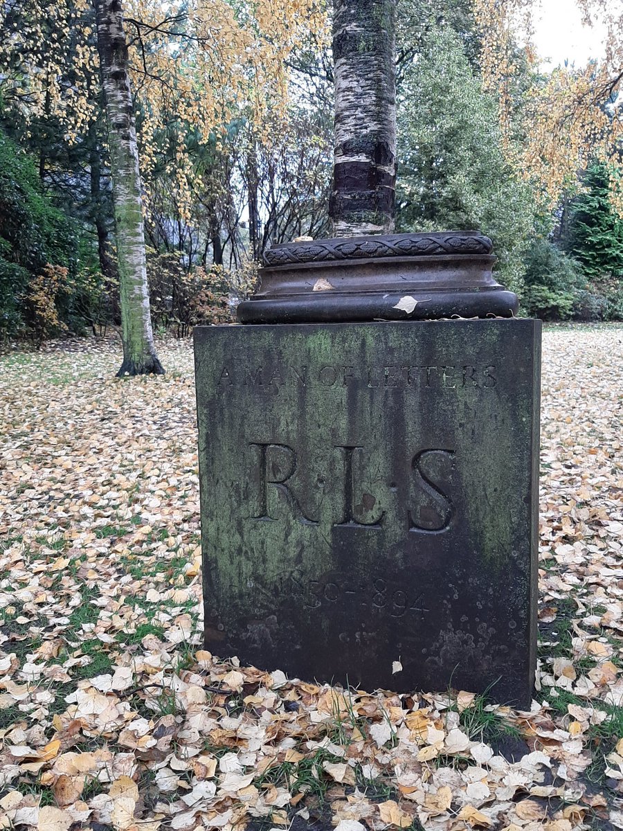 @MJHealy <a href="/IFRRO/">IFRRO</a> Impossible to come to #Edinburgh and not quote #RobertLouisStevenson, one of the authors who have brought more joy to more readers around the world -certainly including myself!

Impossible, also, to not pay him a tribute by visiting his modest memorial in Princes Street Gardens.