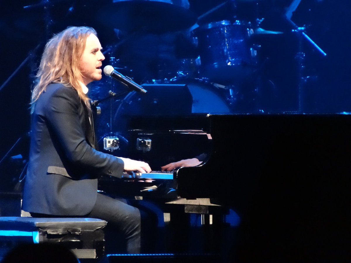 danpearce's tweet photo. L̵i̵t̵e̵r̵a̵l̵l̵y̵ Figuratively cannot wait for @timminchin’s ‘Back’ tonight at @PlymPavilions; I’m working from home today with the back catalogue on a little too loudly. It’s been far too long since @TheEdenSessions gig. https://t.co/ohICy7GCsG