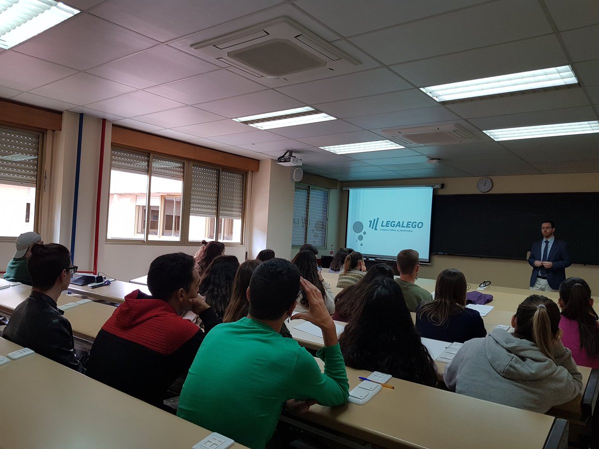 Gracias a <a href="/Sergio_Oya/">Sergio Oya Valverde</a> de <a href="/Nutrition_Legal/">LegaleGo Nutrition</a> por su taller práctico en la asignatura #LegislaciónAlimentaria de  <a href="/ffarmaciaUGR/">Facultad de Farmacia</a> abordando las implicaciones jurídicas de los complementos alimenticios.