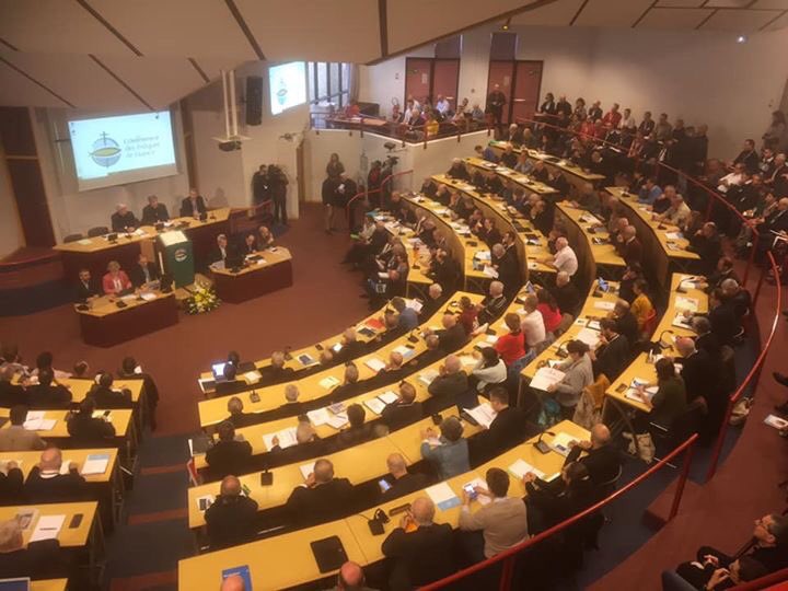 Synode 2017-2018 tweet media