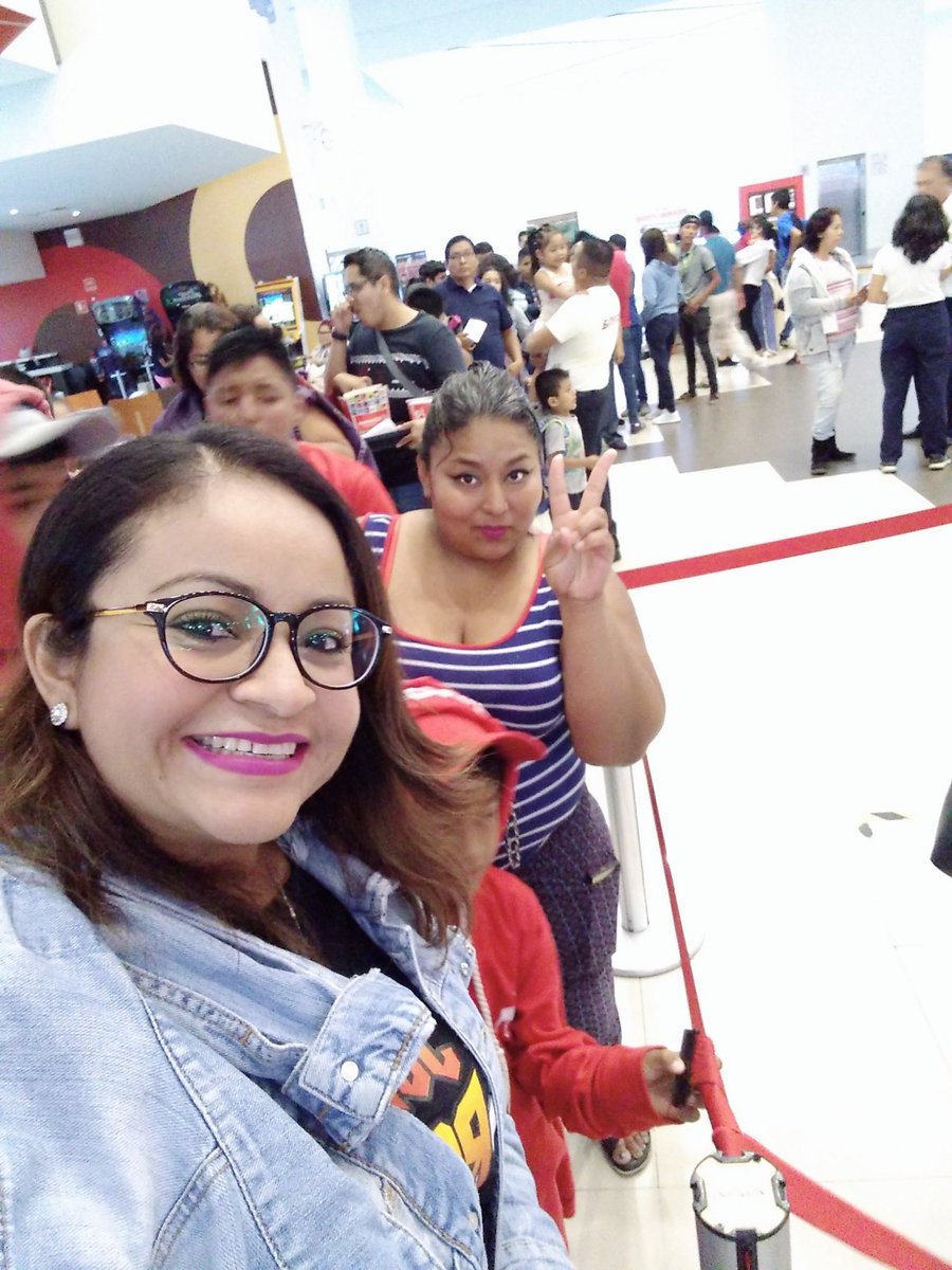 Guirnalda18's tweet photo. #UnTuitPara darte las gracias por la felicitación para mi amiga Yenny ella también es parte del club @YoAmoLa99 y nos acompaña a las funciones especiales ujus ujus que Dios la bendiga siempre!! 🙏👍🌻💓 @YODEBUENAS @La99fm @AbregoMike @EREN_CHAU2 https://t.co/1tODYpxKCR