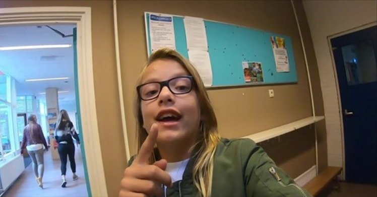 Op 24 september kwamen mensen van Stichting BOOR kennismaken met onze school en onze leerlingen. Dat bezoek is vastgelegd in dit leuke filmpje over de Eduard van Beinum. Onze leerling Gaëlle leidt je rond door de school! youtu.be/cSsA2-qdQ4g