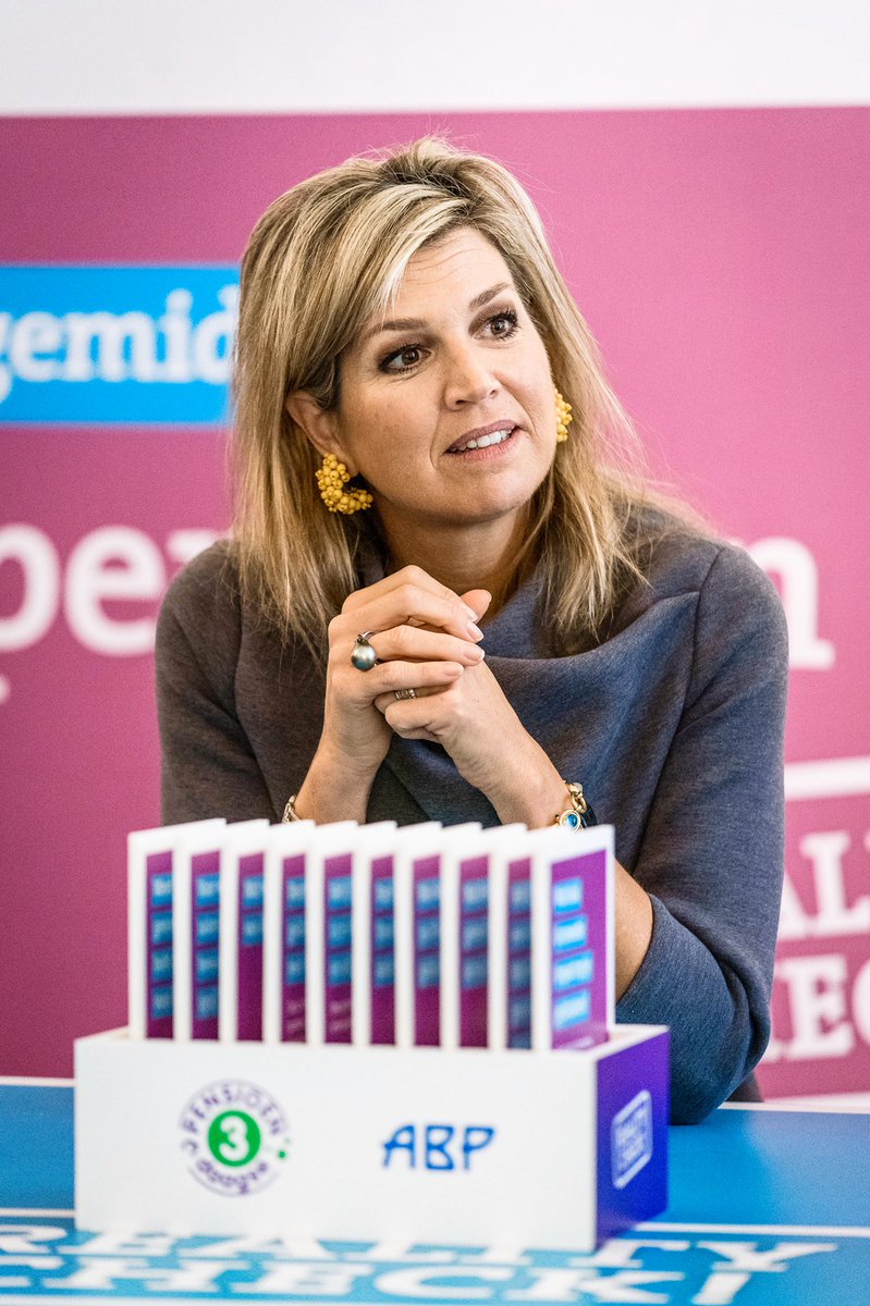 koninklijkhuis's tweet photo. Koningin Máxima opent de 9e editie van de Pensioen3daagse, een initiatief van @Wijzeringeld. In het hele land zijn activiteiten om werknemers en consumenten te informeren over hun pensioen. Koningin Máxima is erevoorzitter van platform Wijzer in geldzaken.
https://t.co/BKli2Z3SDb https://t.co/ufLwsHVIqC