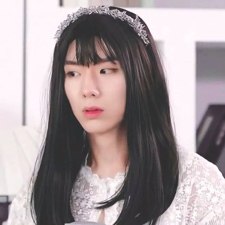Seoho as a girl       Kihyun as a girl