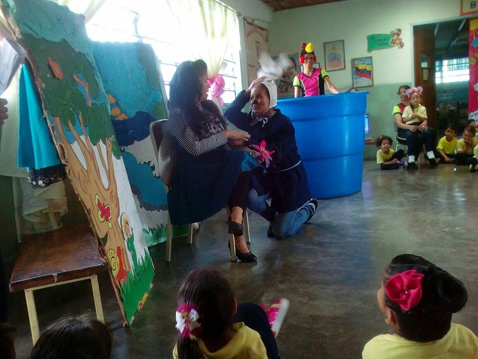 cei_deleite's tweet photo. GRAN COMPARTIR CIERRE DEL MES DE LA EDUCACIÓN INICIAL CON ACTIVIDADES RECREATIVAS PARA LOS NIÑOS Y NIÑAS DE NUESTRA INSTITUCIÓN😘😘😘
@ceisimoncitoeldeleite @municipiodiegoibarra @parroquiaaguascalientes @NicolasMaduro @psuvaristobulo @AnaGPinto1 @ZeCarabobo @crca_zec https://t.co/9OlJSemyIF