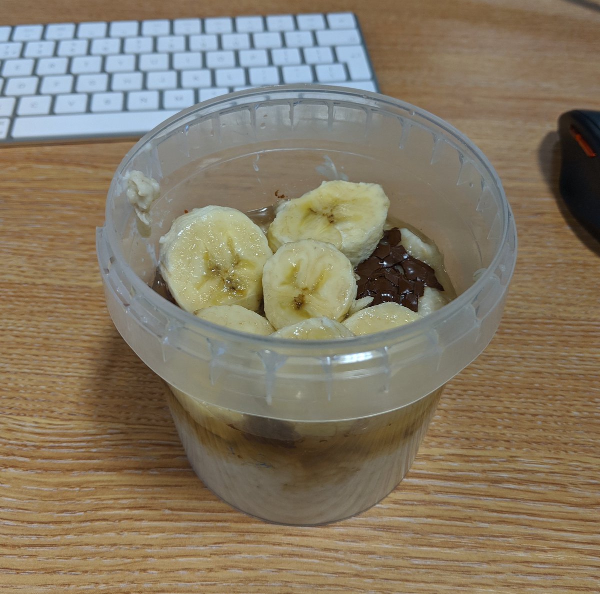 Got my Leon porridge in an old soup pot. Was pretty embarrassing asking, and it looks kinda gross, but feel like I've eco levelled-up. Hopefully this will become more normal and less cringe.