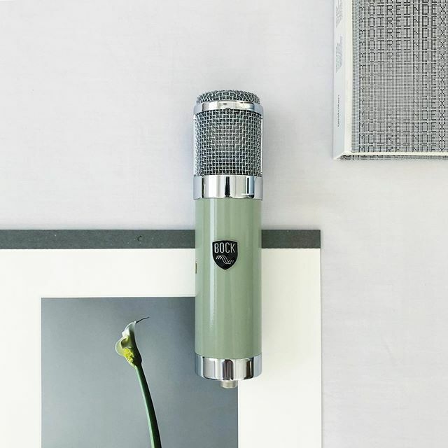 sugawarakazuki's tweet photo. #bockaudio 241
.
半年くらい前にオーダーしていたのがやっと届いた、、、!
.
#studiolife #studioporn #microphone #musicstudio #musicproducer #privatestudio #composer https://t.co/9rrXQMclsU https://t.co/5fILztjpAo