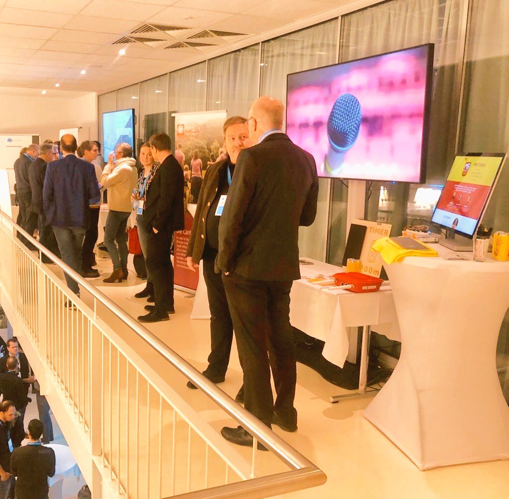 DigitalHubMs's tweet photo. Gestern waren wir mit dem #MSHACK19 beim "Digitalisierung findet Stadt" Event von @muenster_de u.a. mit dem CIO André Wolf, @asommer_ms, unserem Schirmherr @LeweMarkus und @a_pinkwart. #SmartCity https://t.co/Vg0d3LBKSy