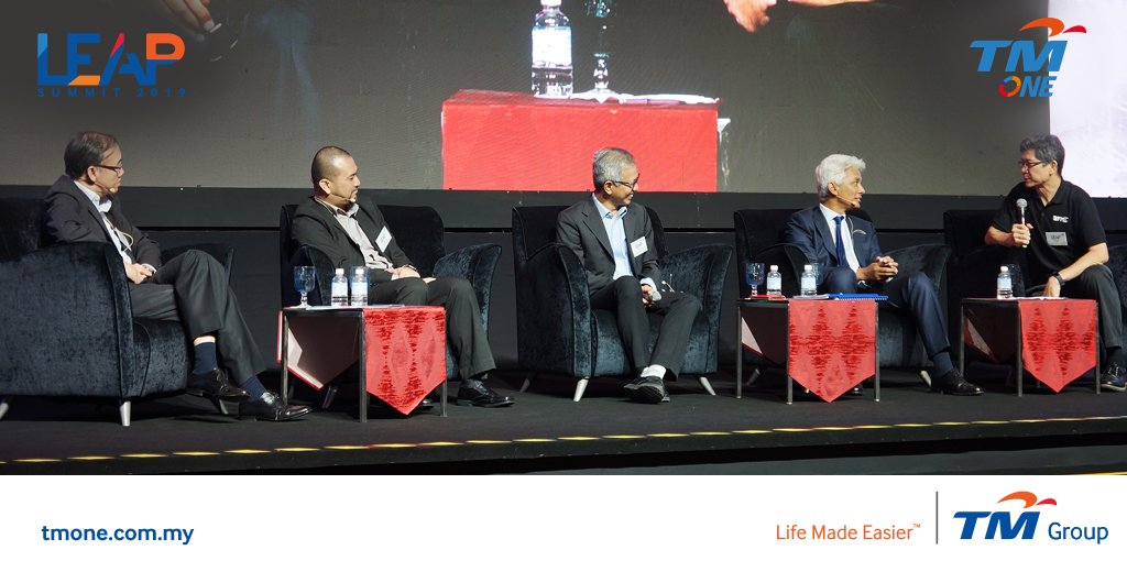 TM_One's tweet image. Corporations need to start investing in technology upskilling programmes to ensure employees stay relevant and not redundant for workplace 4.0, especially when the AI workforce is deployed. #TMONELEAP #madepossible by #TMONE