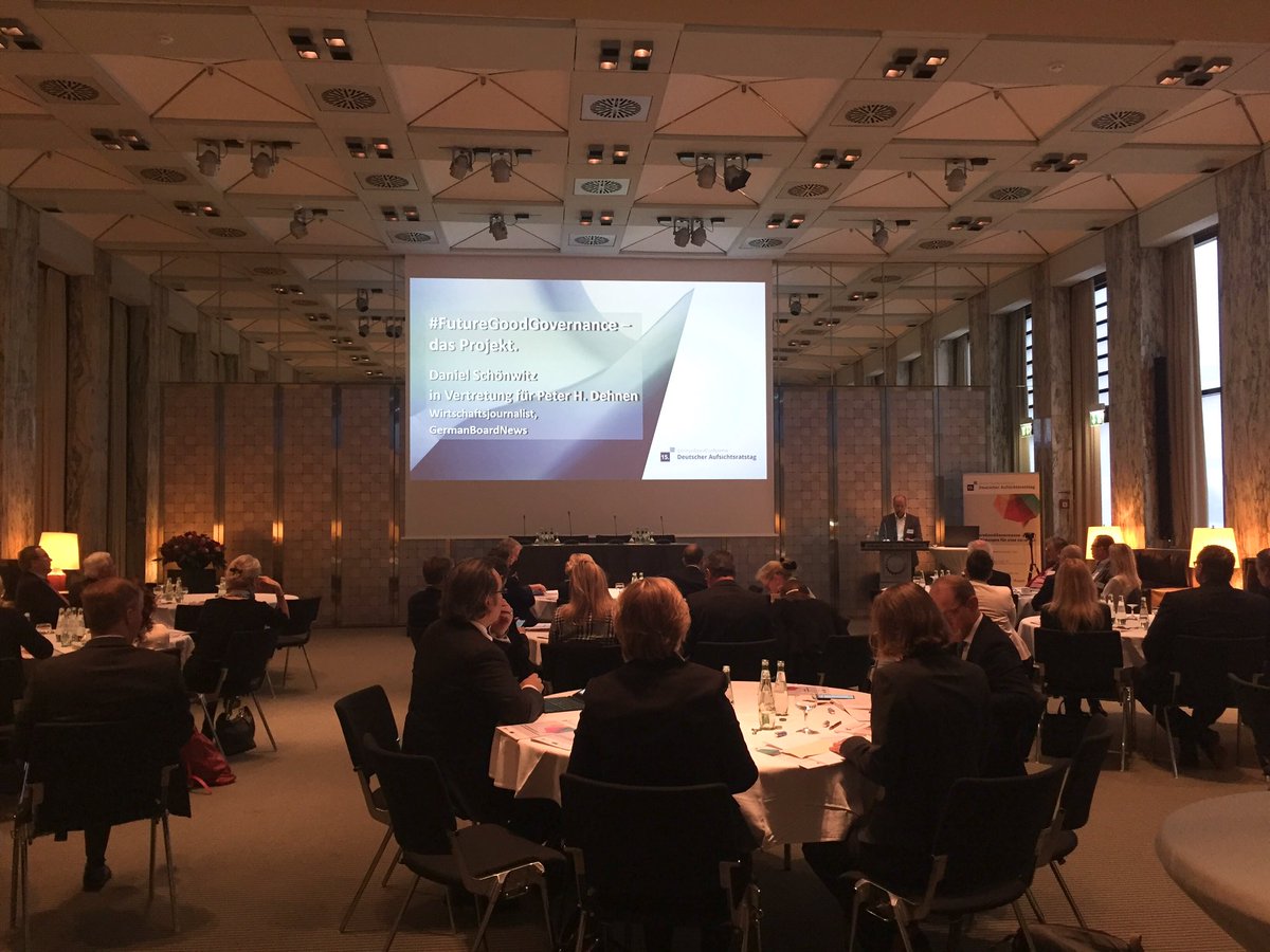 germanboardnews's tweet photo. #FutureGoodGovernance - @dschoenwitz eröffnet mit den Worten von @PeterDehnen den zweiten Tag des #DART15
#CorporateGovernance #NeueZeit #NeueKonzepte #Future https://t.co/wGaLGVestG