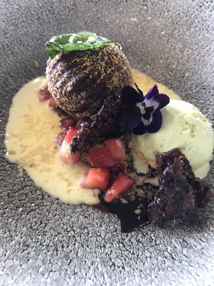 Edelweiss_Delp's tweet photo. Thinking back to this delicious dining experience @TrynRestaurant! Absolutely decadent 🥂 @SteenbergHotel @SteenbergWines #dining #foodie #trynrestaurant https://t.co/5JubQqpbO6