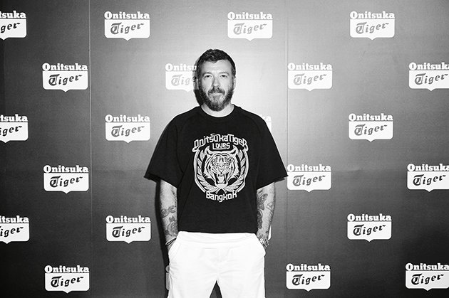 DAMAN_Magazine's tweet image. “I think fashion is always about dreaming and fashion is always about moving, crying and emotion. Now it’s not like that anymore,&quot; says #AndreaPompilio, creative director of @OnitsukaTiger. Read the exclusive interview, bit.ly/3349sI5
_
#designerinterview #onitsukatiger