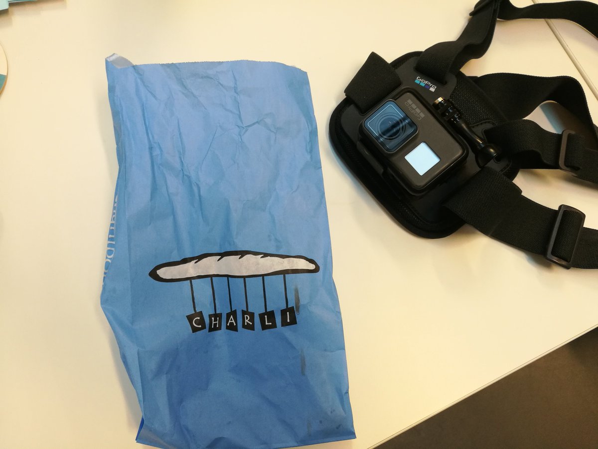 Lanomadesed's tweet image. Est-ce que j'ai fait un "petit" crochet pour aller chercher mes couques? 🤭 #vélotaf #Bikeaddict 

Est-ce que j'ai filmé tout ça? 😬

Est-ce que je vais avoir le temps de monter tout ça? 🤔