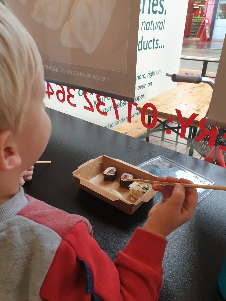 Had a lovely lunch yesterday at NiiHaw on Tonbridge high street.
Friendly staff and yummy hot and cold food  🍛🍣

Sebastain polished off two boxes of sushi rolls 👶🏼❤

#tonbridge #kent #toddler #lunch #dadlife