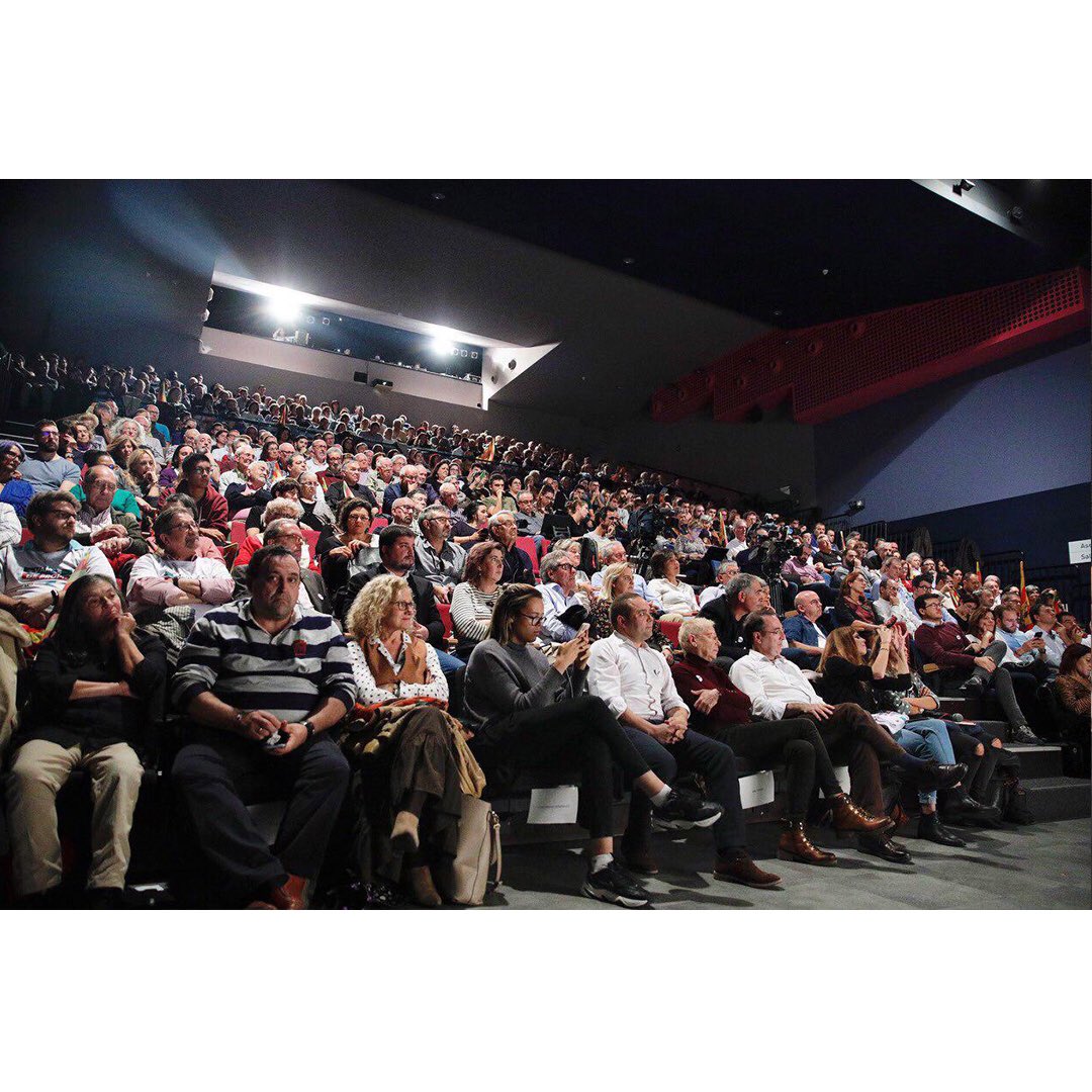 Carmelo_Asensio's tweet photo. Muchas gracias a todos y a todas por participar en el mitin de ayer de @MasPais_Es @chunta @equozaragoza Lleno hasta la bandera el teatro de Las Esquinas como llenas tendremos que dejar las urnas el próximo domingo de ilusión y esperanza. #VamosdePropio #10N https://t.co/sxMtBomKDY