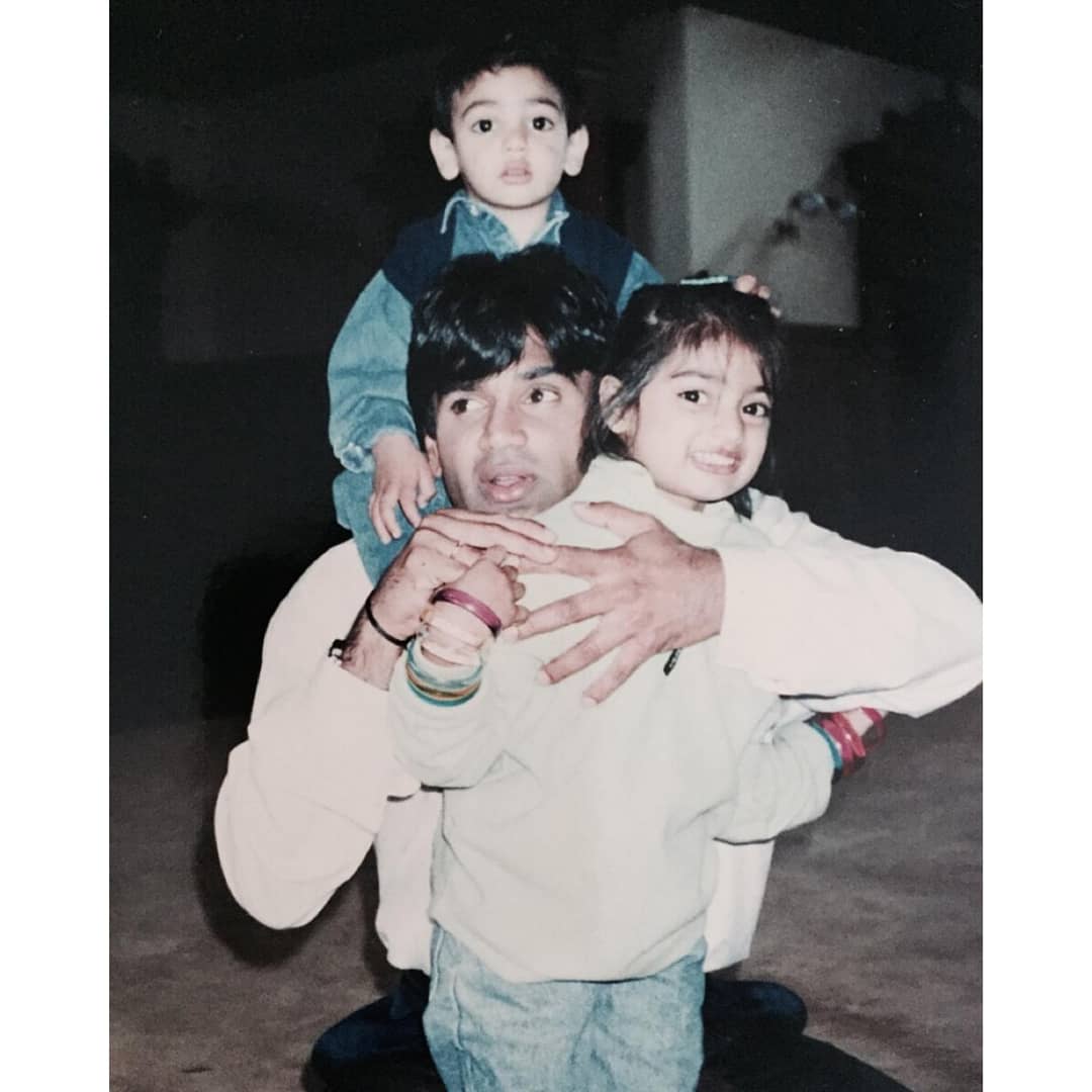 AhanOfficial's tweet photo. Happy Birthday to the coolest Sister! May your day be as sweet as a Motichoor❤🎂😘
@theathiyashetty
#HappyBirthdayAthiyaShetty https://t.co/ikVeNWsZzu