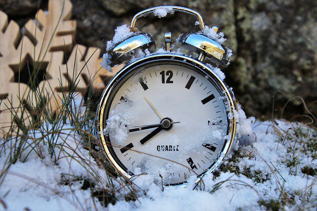 SWLNHS's tweet photo. If you're putting off seeing your #GP because there just aren't enough hours in the day, remember that there are now extra appointments in your local area #8til8 7 days a week #HelpUsHelpYou https://t.co/ZK7VuGAVti