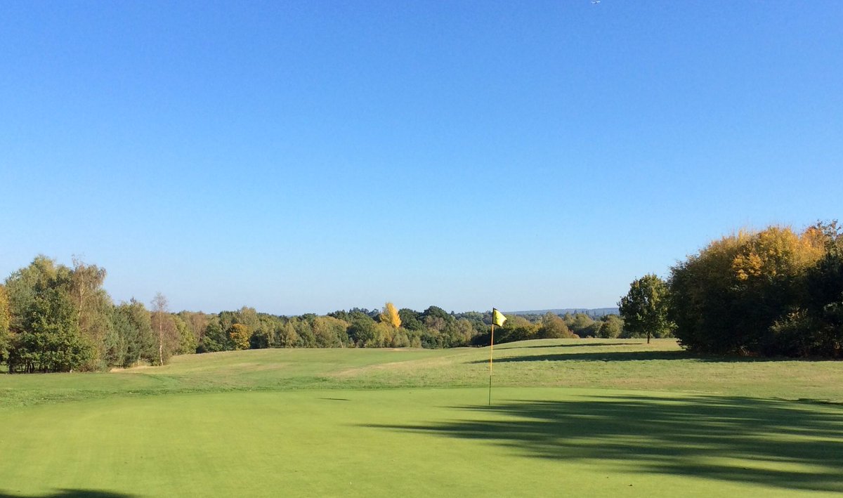 SuttonGreenGolf's tweet image. Come and enjoy great rate mid-week golf throughout November with our special offer three &amp;amp; four ball #golf #golfoffers #surrey buff.ly/2ymLvyv