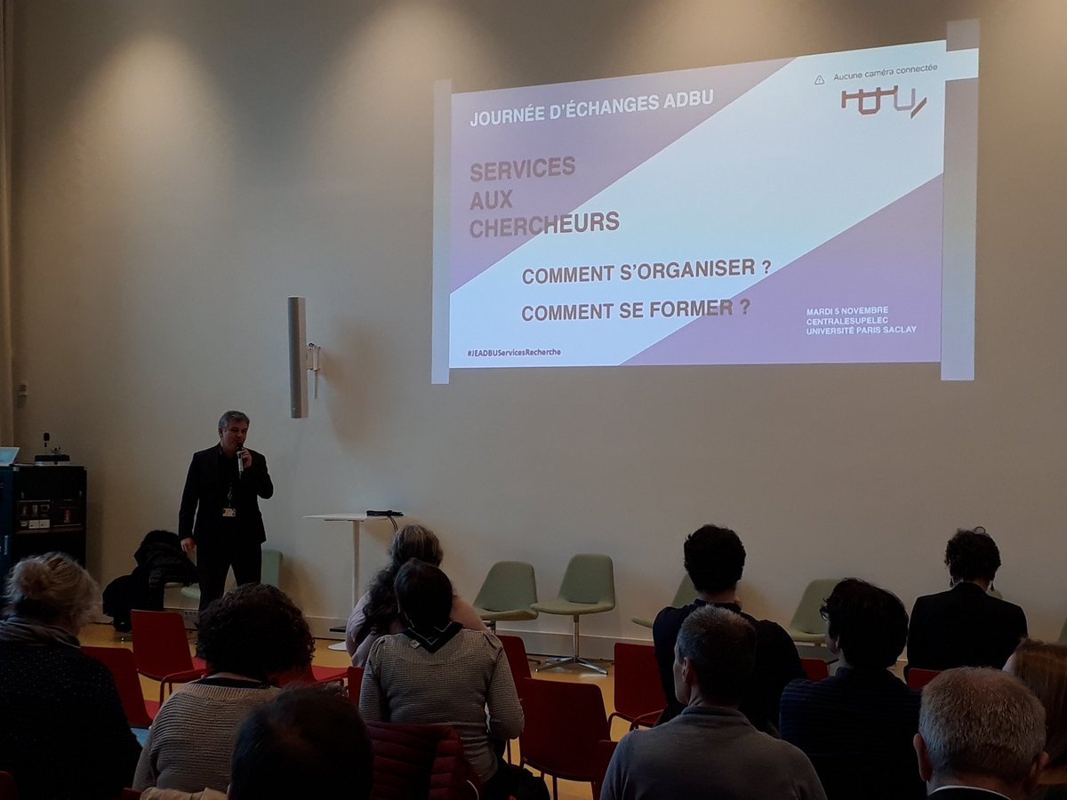 VeroniquePretre's tweet photo. Discours d'introduction de la JE @ADBU_Officiel "Services aux chercheurs" par @Gicquel_CS Dir. DR @centralesupelec dans les locaux du campus de Paris-Saclay
#PoleIST https://t.co/zT7619lBHS
