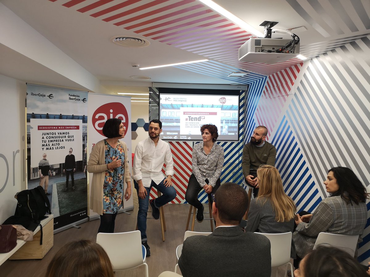 Afiris's tweet photo. En la presentación oficial de #TendupZGZ proyecto impulsado por @EcosistemaMas y @ajezaragoza Una cita imprescindible para #startups y cualquier persona que quiera estar al día de las tendencias. #TendUP #emprender el 17 de diciembre en @etopia_ https://t.co/1Hpa1MRzLv