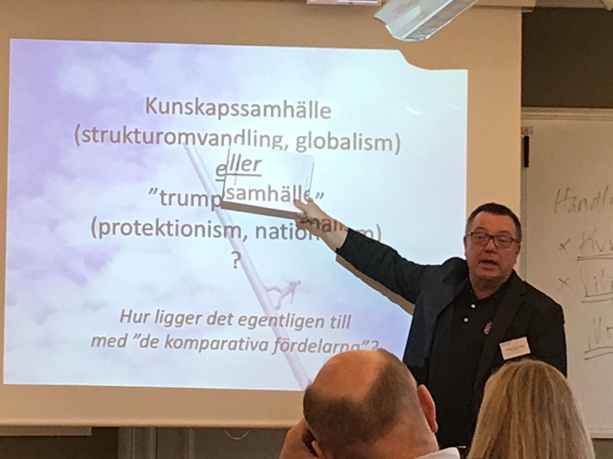 duvkr's tweet photo. #skola Professor Bengt Kristensson Uggla på Skolverkets nya skolchefsutbildning för Sveriges skolchefer. Fokus Globalisering och hur detta påverkar oss utifrån ett ledarskapsperspektiv. https://t.co/NRRXR1MgDs
