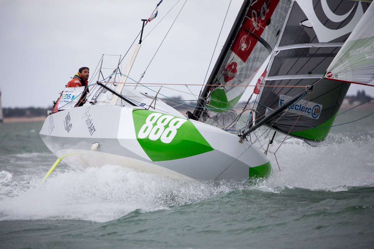 "Il y a 2 ans, je participais à la <a href="/MiniTransat2019/">Mini-Transat La Boulangère</a>, Simon était lui aussi de la partie. C'est avec bcp d'émotions cette nuit que j'ai salué, encouragé et félicité à la VHF les camarades ministes qui croisaient notre route. Ils vivent l'aventure de leur vie ! #BORNINMINI!"