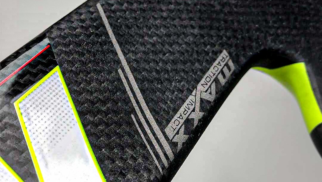 Tech Tuesday. 👨🏻‍🔬
-
MaXX Traction Impact was created to help players be in control of the hockey ball. The silica surface helps reduce spin on the ball whilst providing ultimate traction on the ball to improve skills and trapping.
-
#MazonHockey #FieldHockey