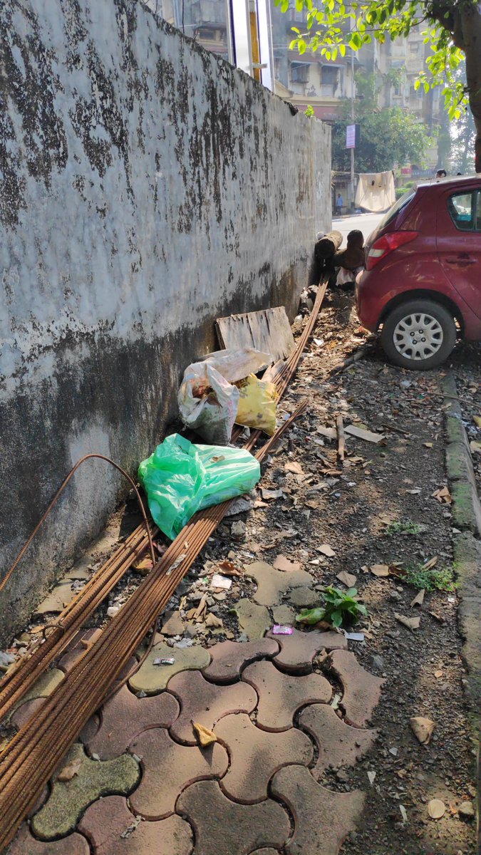 ShrutiKedia's tweet photo. @mybmc Please can you get this cleaned? Location is behind the petrol pump at Opera House. https://t.co/xpo5SyVQfT