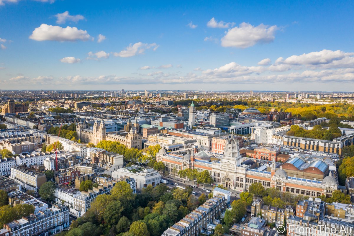 FromTheAir1's tweet photo. London Museums

#aerialphotography #drones #fromtheairdrones #London #londonphotographer #victoriaandalbertmuseumlondon #sciencemuseum #sciencemuseumlondon #naturalhistorymuseum https://t.co/2iQCY647ay