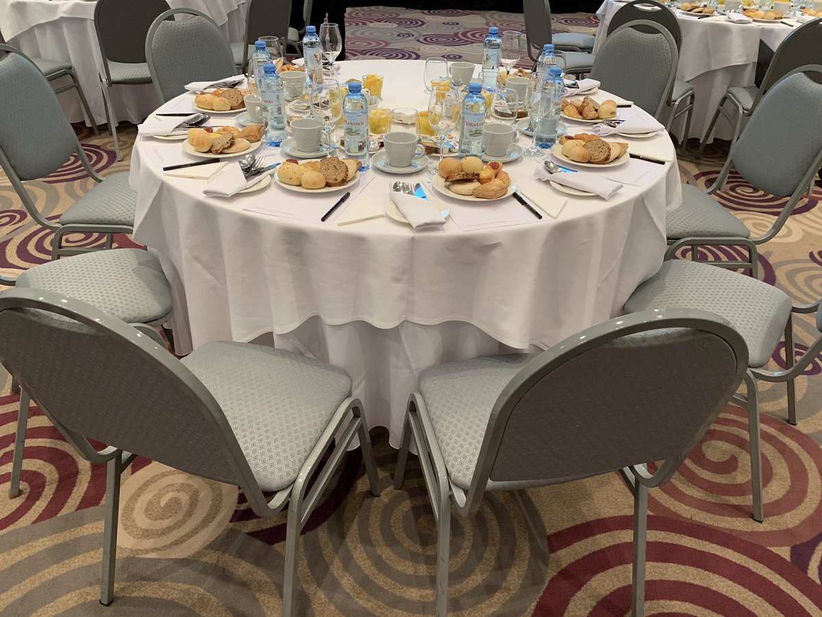 holesec's tweet photo. Ya en Mendoza para iniciar el #SecurityTrip de @TelEmpresasArg
Después del Break será mi turno de hablar :-) https://t.co/usRwxEqSjC