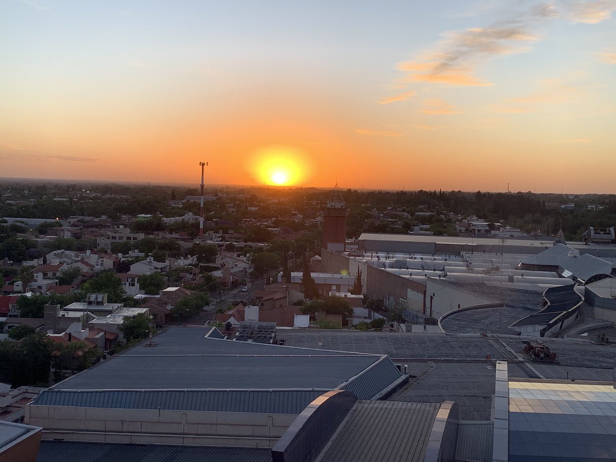 holesec's tweet photo. Ya en Mendoza para iniciar el #SecurityTrip de @TelEmpresasArg
Después del Break será mi turno de hablar :-) https://t.co/usRwxEqSjC