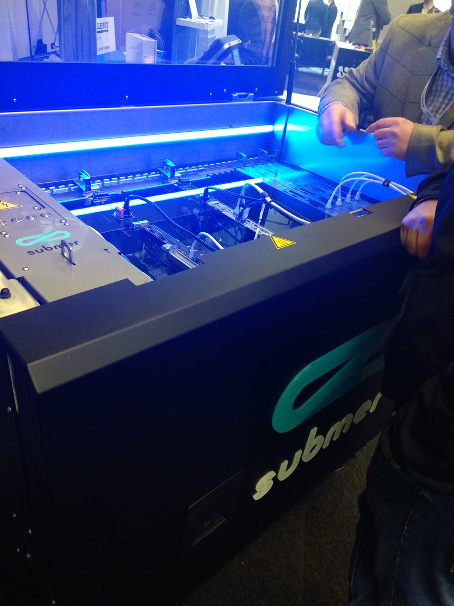 submertech's tweet image. @DatacenterDynamics #dcdlondon day 1!

@submertech @DanielPope83 @RincondeGlo #immersioncooling #SmartPodX #datacenters!