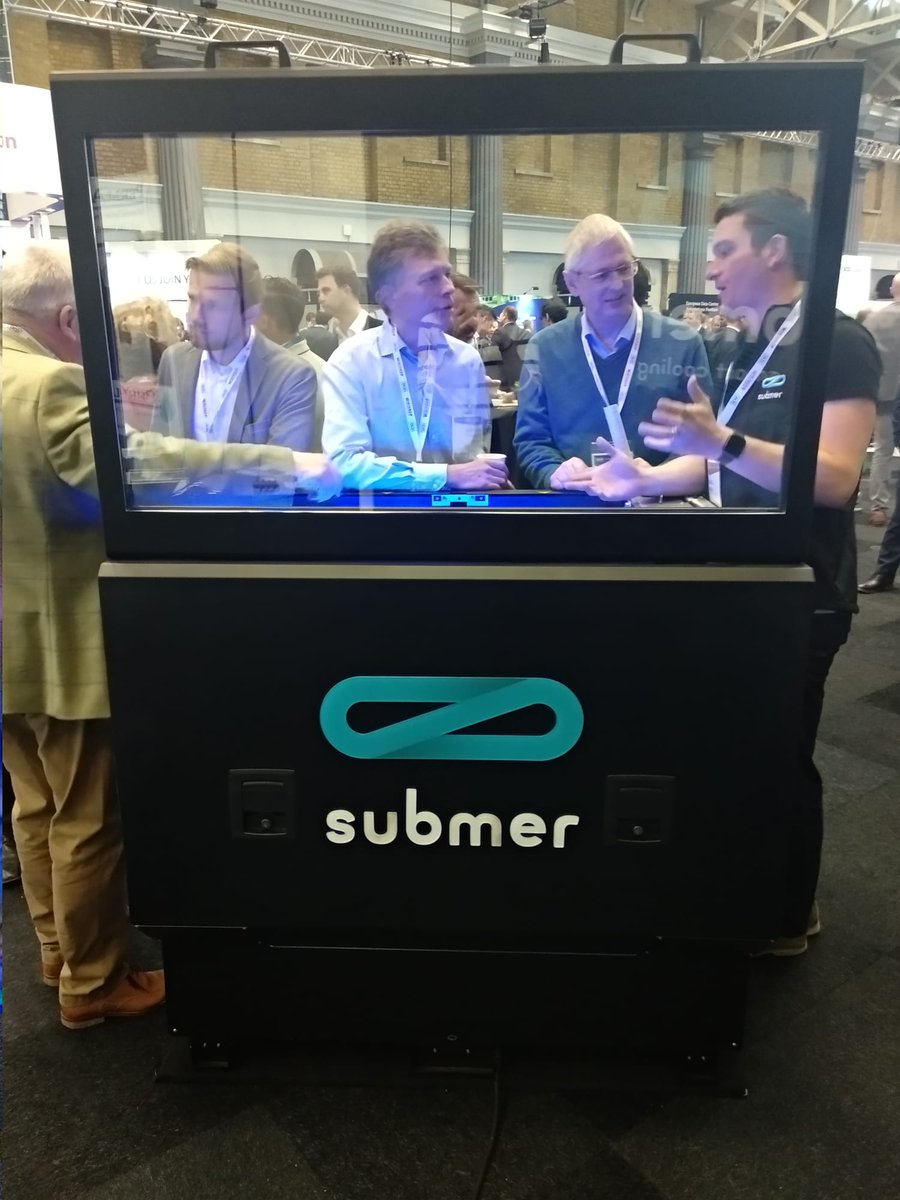 submertech's tweet image. @DatacenterDynamics #dcdlondon day 1!

@submertech @DanielPope83 @RincondeGlo #immersioncooling #SmartPodX #datacenters!