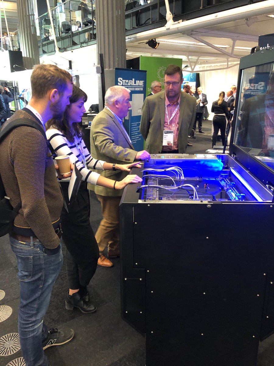 submertech's tweet image. @DatacenterDynamics #dcdlondon day 1!

@submertech @DanielPope83 @RincondeGlo #immersioncooling #SmartPodX #datacenters!