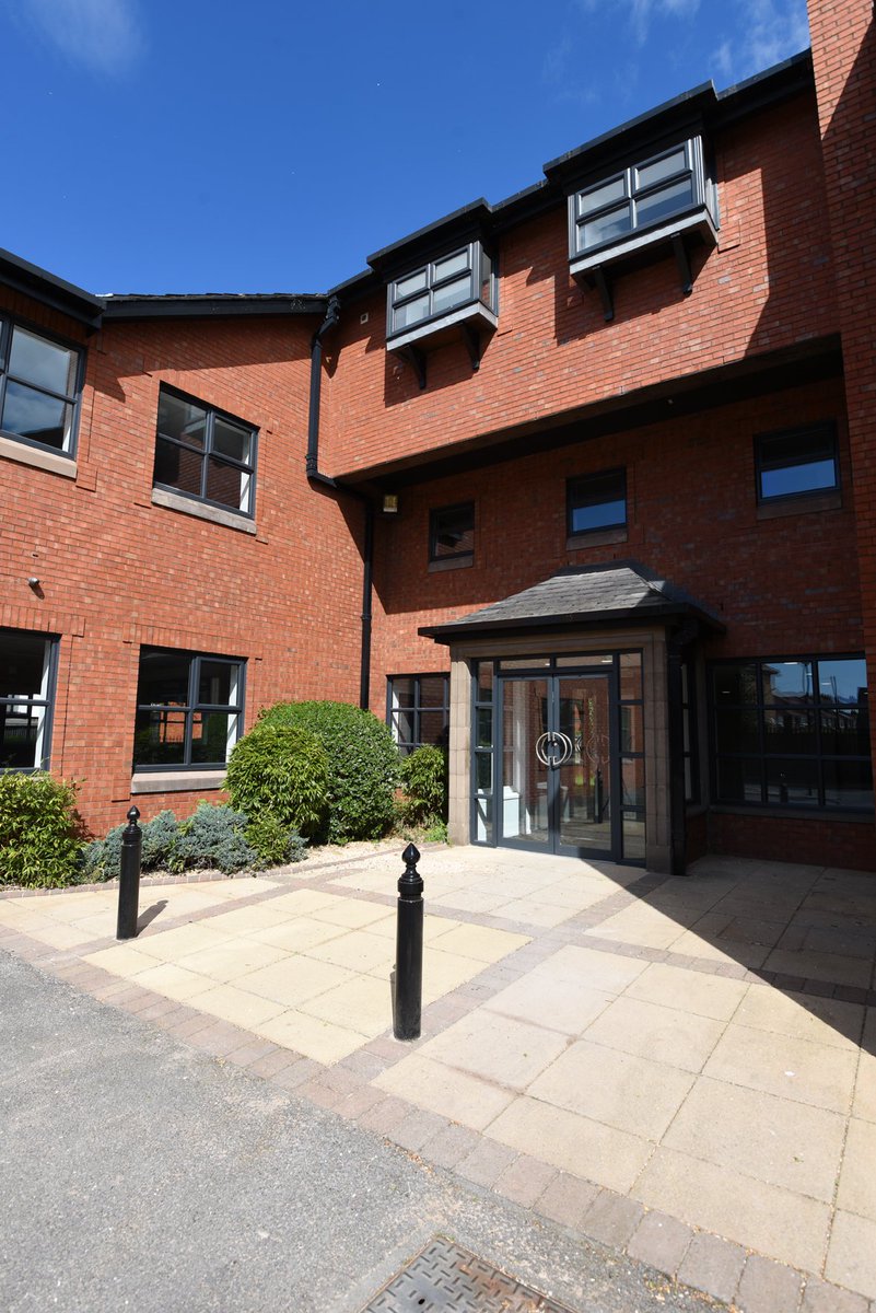 CanningONeill's tweet image. To Let - 3,322 sq ft #office in the heart of #Handforth town centre with on-site parking, 3 minutes walk from Handforth train station. For further details call 0161 244 5500. bit.ly/32ciaCM manchester-offices.co.uk