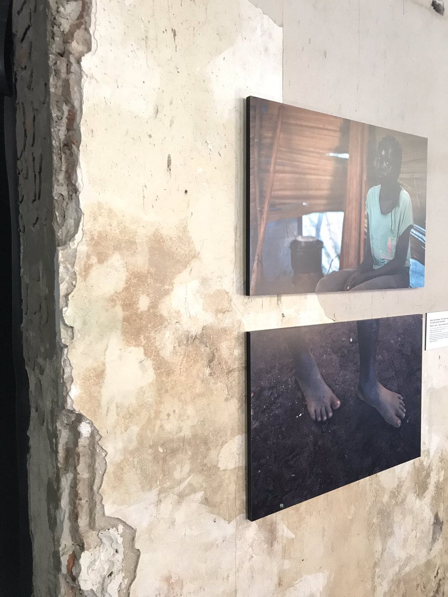 marc_guerrero's tweet photo. Dos joves fotògrafs, un europeu i una africana, @guillemtrius i @EstherMbabazi2 ens ofereixen seva mirada desigualtats #Uganda. En Guillem s’ha centrat en les comunitats d’acollida, l’Esther en els refugiats de Sudan del Sud. #SightBySide #thethingswereallymiss #thethingswecarry https://t.co/RBIsoTXPdW