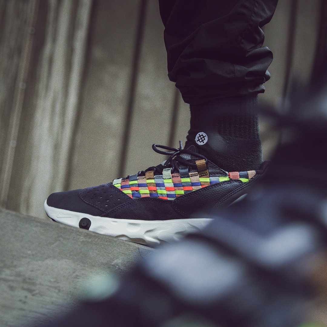 nike react sertu on feet