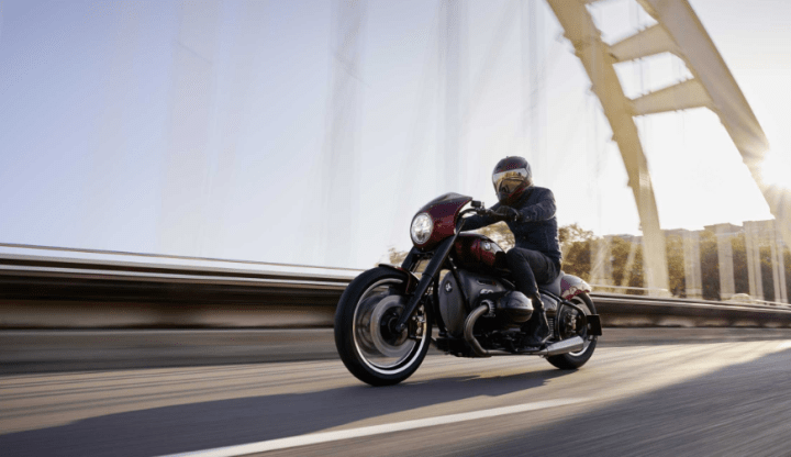 canadamotoguide's tweet photo. The #Bmw #R18/2 concept is here, but no production version of this platform - https://t.co/tRYzmlcrwN - #ConceptBike #Eicma #R182 https://t.co/AeOqxREsGn
