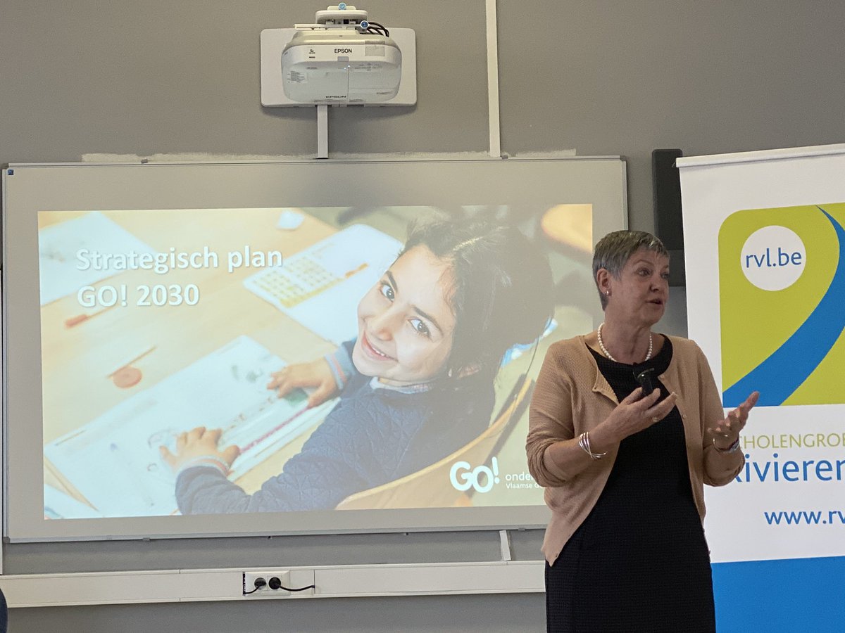 bramcuyt's tweet image. Zeer duidelijke vertaling door @RaymondaVerdyck van “onze” #poolstervisie die zeer enthousiasmerend werkt om #samen aan de slag te gaan met duidelijke ambities. #samenlerensamenleven #GOfutureproof #GOinnoveert #digitaletransformatie @go_rivierenland #gatekeeper #goalkeeper