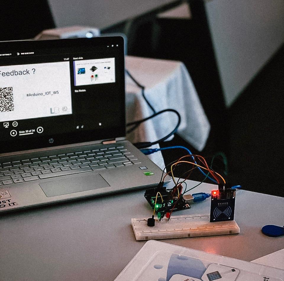 TechNationClubb's tweet photo. ุฌุงูุจ ู
ู ุงูุชุทุจูู ุนูู ุงูุงุฑุฏูููู ๐คฉ
#Arduino_IOT_WS https://t.co/zPpKmZIkzA